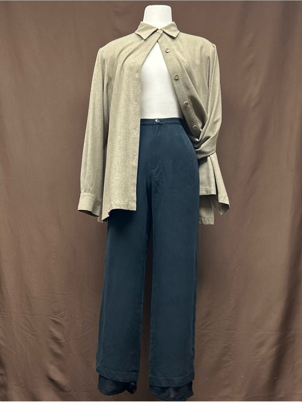Vtg wide leg silk pants with cropped fit